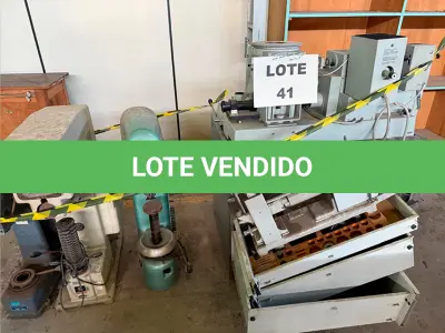 LOTE 041 - SUCATAS - DUROMETRO (3) E MICROSCÓPIO