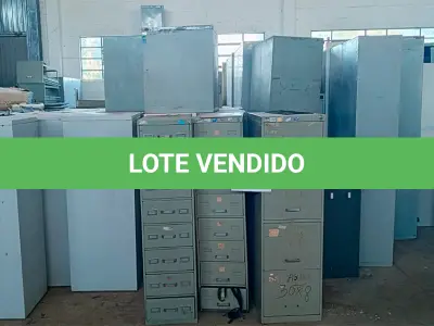 LOTE 003 - MÓVEIS COMERCIAIS E PARA ESCRITÓRIO