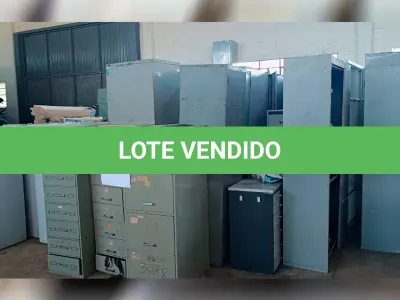LOTE 003 - MÓVEIS COMERCIAIS E PARA ESCRITÓRIO