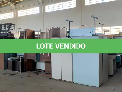 LOTE 003 - MÓVEIS COMERCIAIS E PARA ESCRITÓRIO