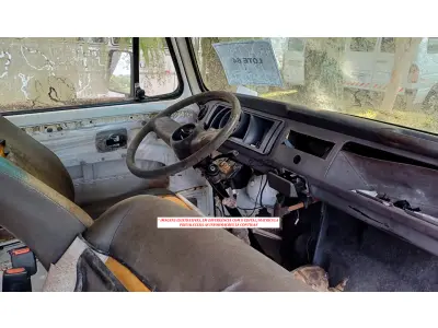LOTE 064 - VEÍCULO (SUCATA) - VW / KOMBI
