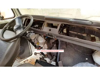 LOTE 063 - VEÍCULO (SUCATA) - VW / KOMBI